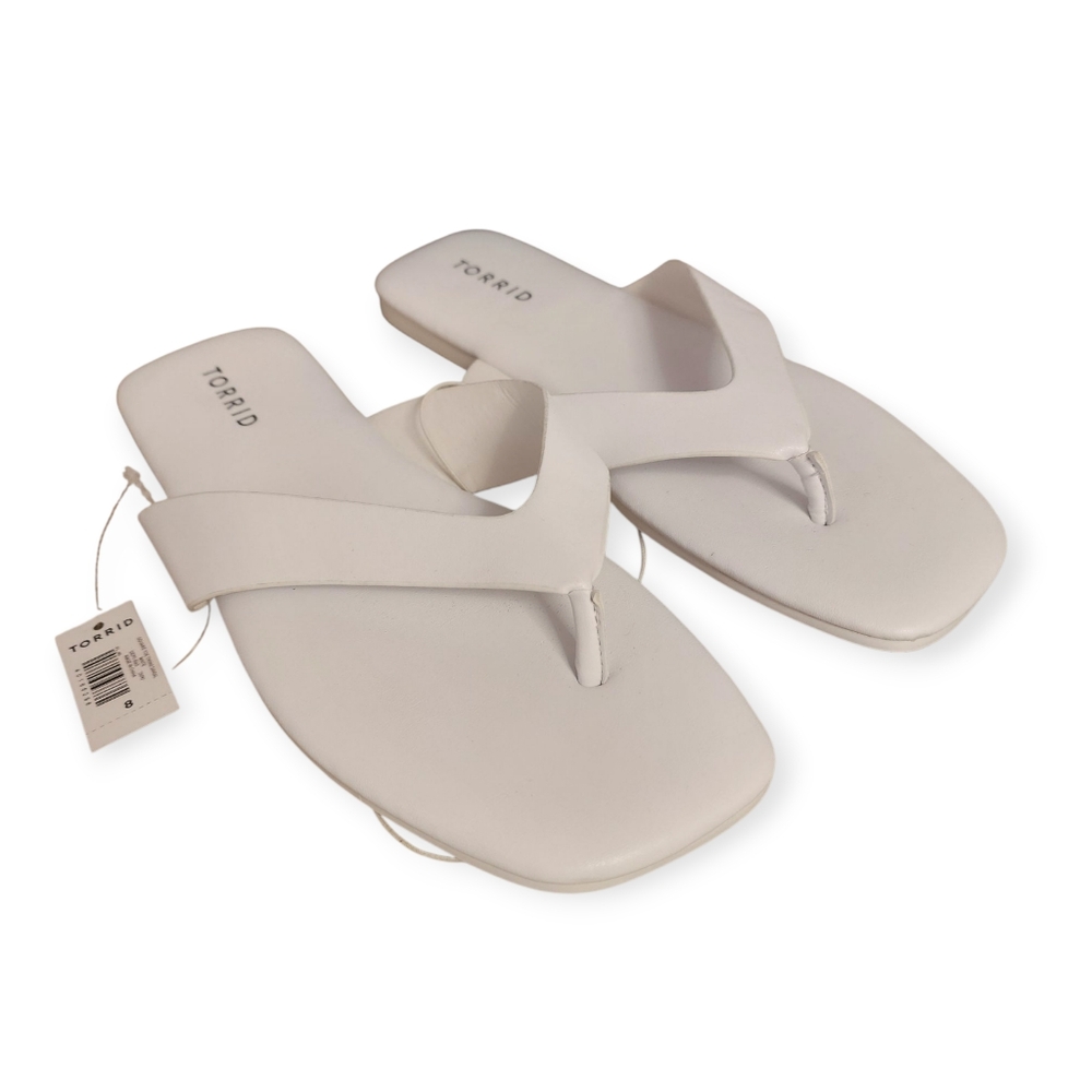 Torrid Square Toe White Thong Beach NWT Sandals - Women's 8WW